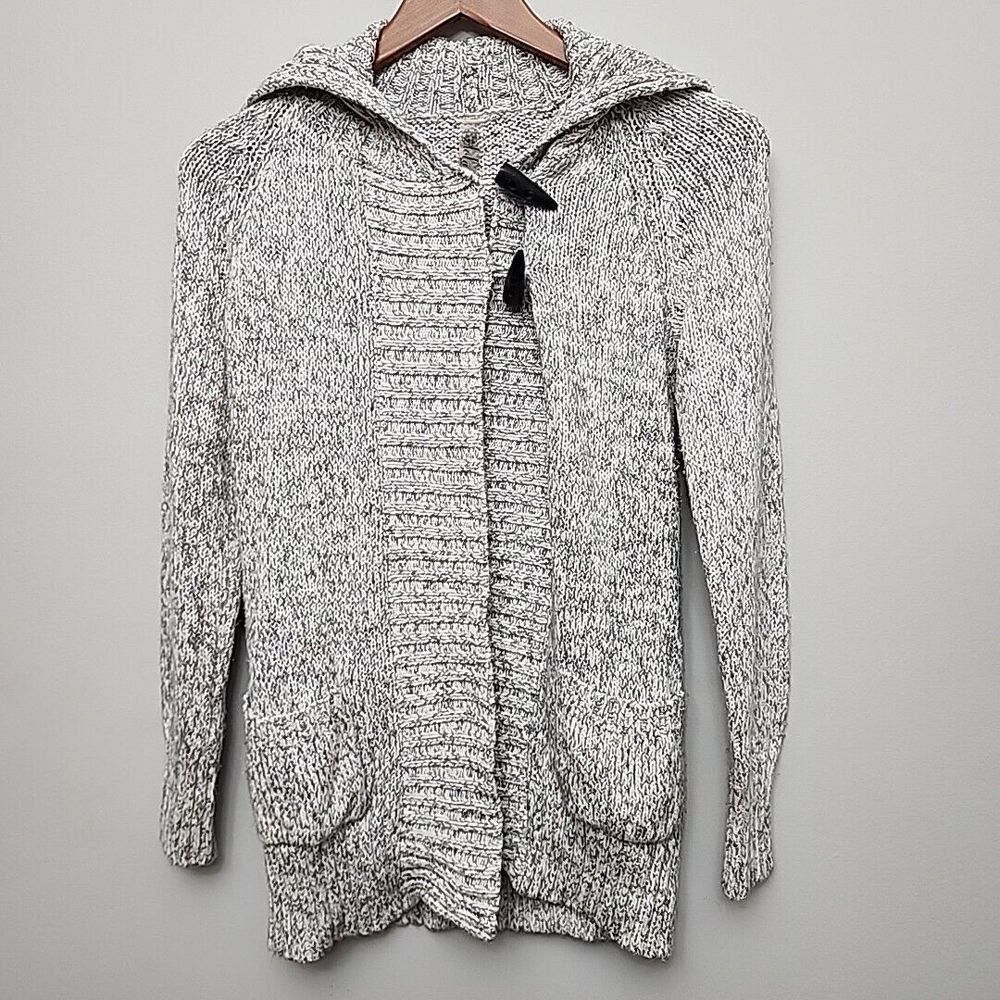 Lola by AFG Horn Button Cardigan Sweater Grey‎ Size XS  Pockets Cozy